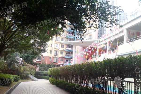 中翠花園|大芬地鐵口住家小區，交通便利，樓下商圈